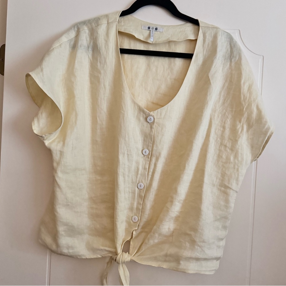 Three dots linens top